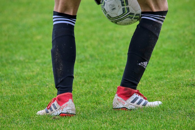 哈兰德自曝：女友看球看到“吐”，靠烹饪、玩游戏维系感情